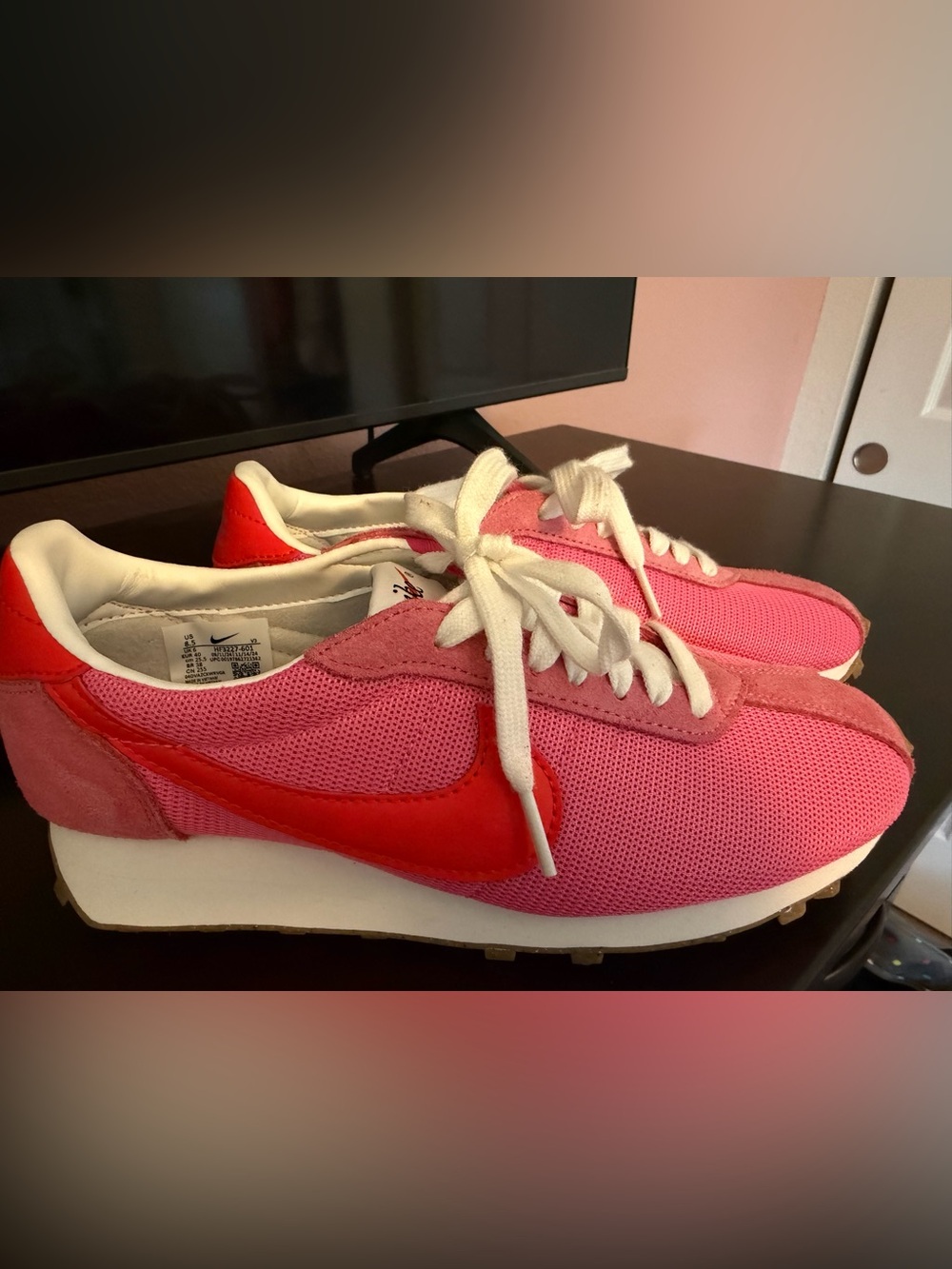 Never Worn!! Nike Women's Pink Sneakers size 8.5